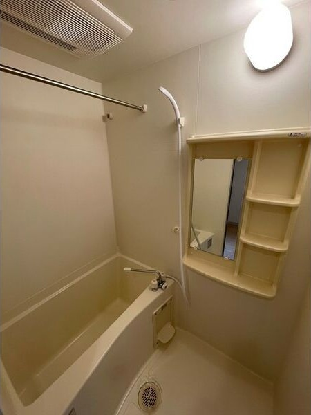 ライジングコート瑞穂通の浴室