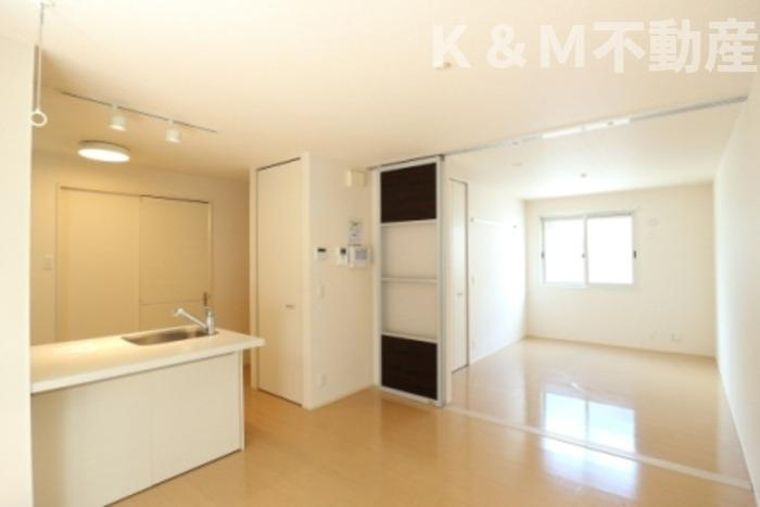 ベルフルールの居間・リビング|ゆったり過ごせる居間です