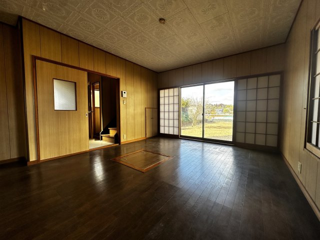 南横川貸家の居間・リビング