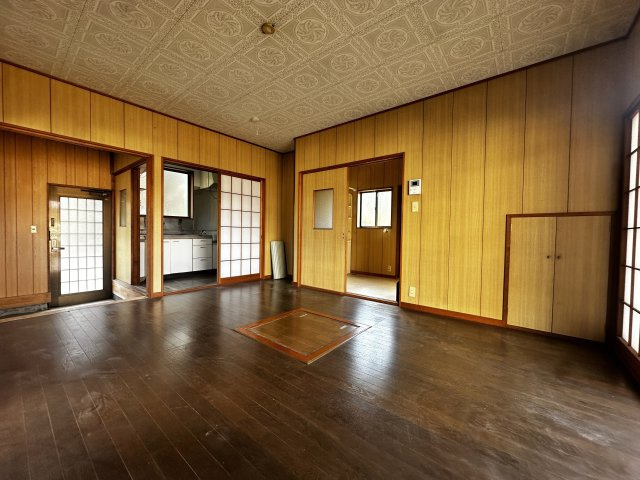 南横川貸家の居間・リビング