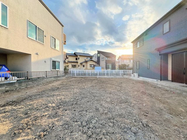 戸塚区舞岡町　新築戸建て　全2棟　第2の外観|◆堂々たる趣ながら、主張し過ぎずどこか余裕を感じさせるシャープなフォルムで佇む邸宅は、晴天の空と照らし合わせる事で、本来あるべき完成形の姿を見せてくれます。
