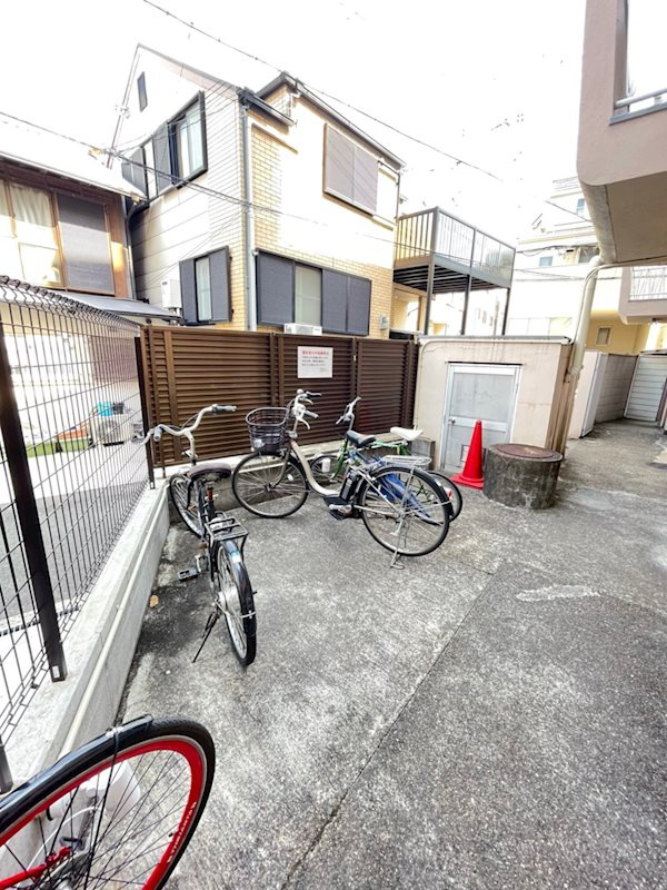 諏訪山マンションの外観