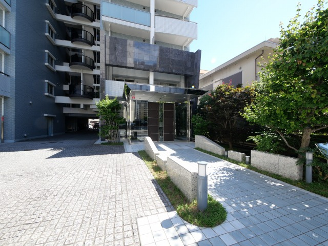 アクアスイート新大阪のエントランス