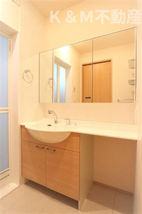 クレシアコートの洗面所|スペースが確保できる洗面所です