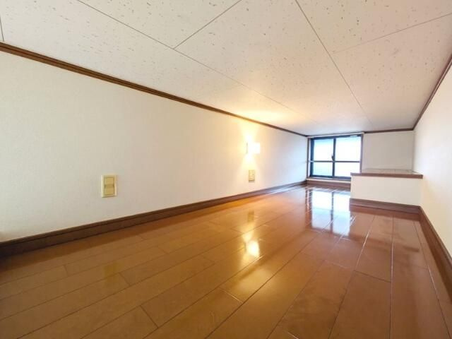 メインシティガーデン　スワの寝室