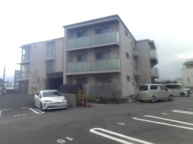 シャーメゾンウエストブランの外観