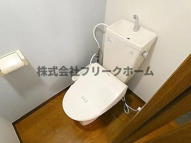 世田谷区代田２丁目の賃貸マンションのトイレ