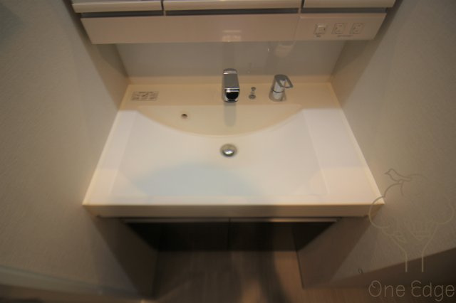 HK Residenceの洗面所