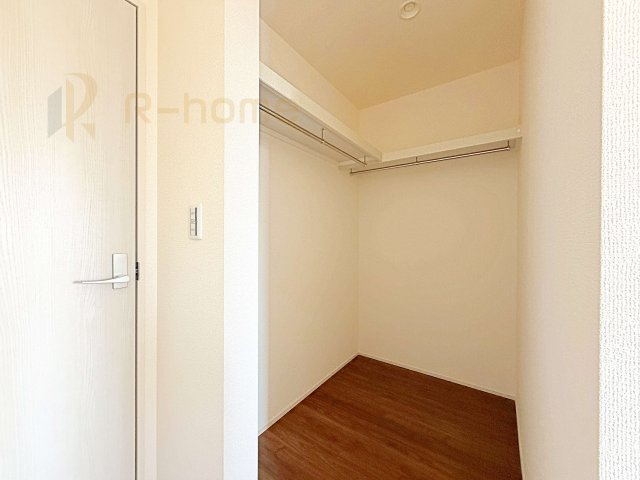 古河市大山第3　新築戸建て　2号棟の収納|人気のウォークインクローゼット！
アウター類はもちろん、季節ものや寝具も収納できます！
