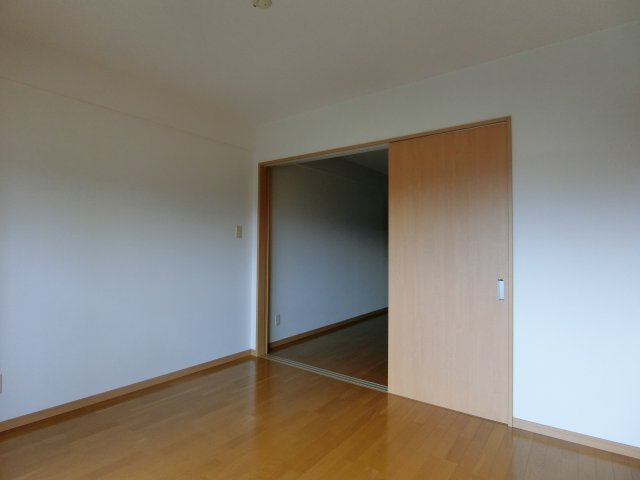 プレゼンスの洋室|イメージ4Cの写真