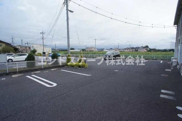 ブレッザ　Ⅱの駐車場|高崎、前橋のお部屋探しはエンドスケープまで！お客様の理想お聞かせ下さい♪