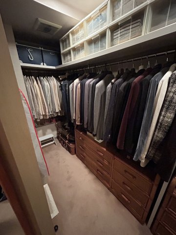 ファミールコート南青山の収納|洋室9.5帖のWIC4.8帖