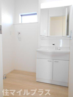 【独立洗面台】 | 本宮市仁井田新築一戸建て2棟 | 独立洗面台あり、毎朝おしゃれに忙しい女性の方におすすめです