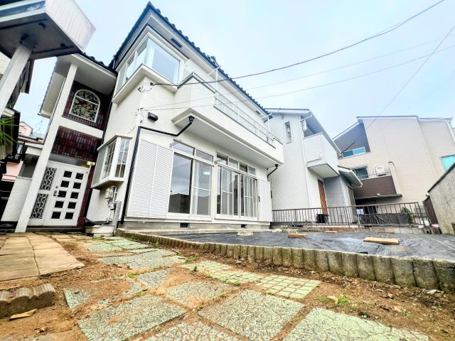 武蔵村山市大南1丁目　リフォーム済み中古戸建の前面道路含む現地写真