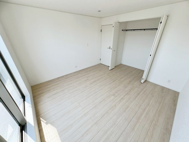 焼津市南小川　第1／の洋室
