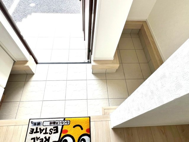 焼津市南小川　第1／の玄関|玄関収納は可動棚でたっぷり収納できます