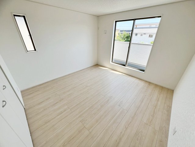 焼津市南小川　第1／の洋室