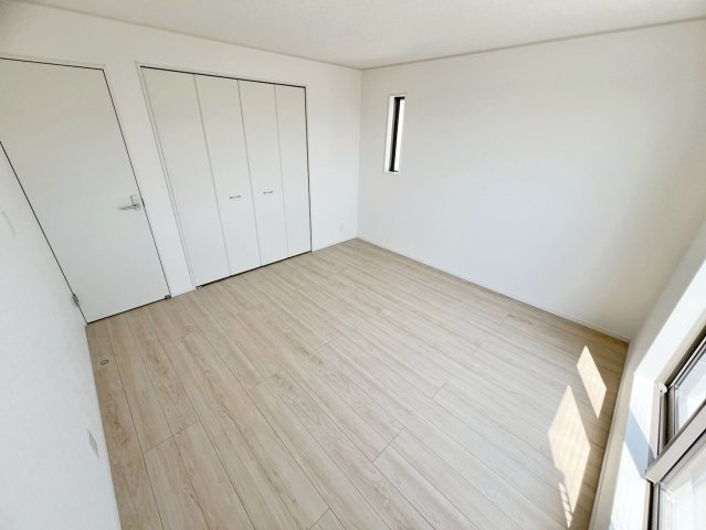 焼津市南小川　第1／の洋室