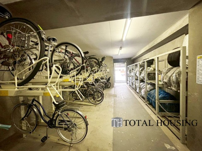 【駐輪場】 | エクセルシオール菊水Ⅲ | 駐輪場とタイヤ保管場です。