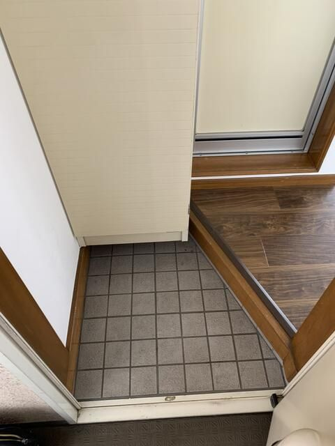 シティハイツ田安の玄関