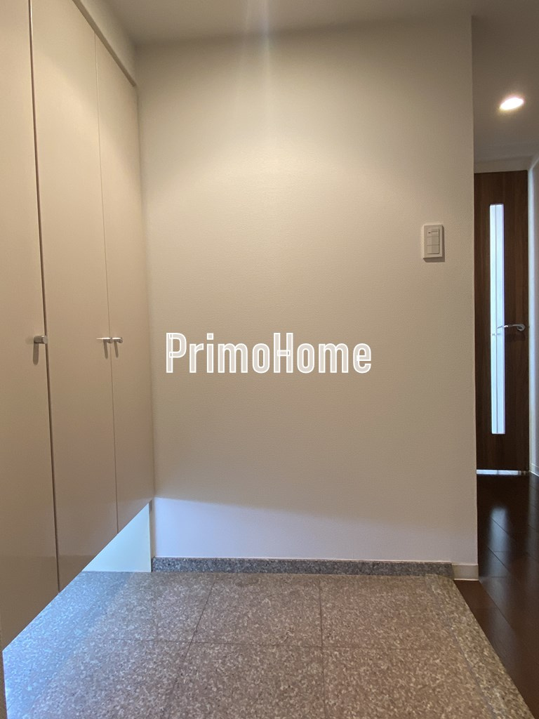 プロスペクト日本橋小網町の玄関