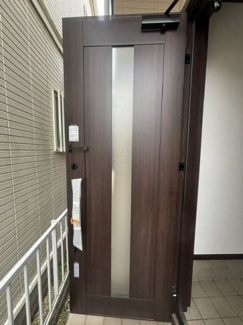 【玄関】 | 横浜市泉区新橋町　中古住宅　全１棟 | 玄関ドア