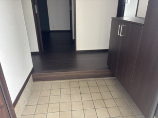 【玄関】 | 横浜市泉区新橋町　中古住宅　全１棟 | 玄関