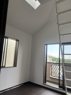 【洋室】 | 横浜市泉区新橋町　中古住宅　全１棟 | 洋室③