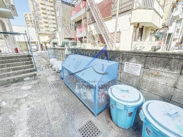 建愛ビルのその他共用部分|敷地内ごみ置き場です。