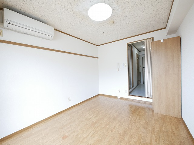 新大宮シティ・パルの居間・リビング|こちらの居間で趣味の時間をお楽しみください