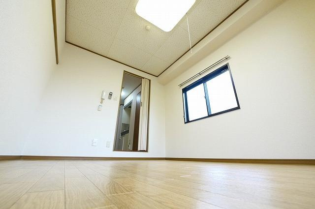 新大宮シティ・パルの洋室