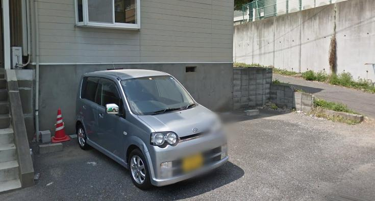 コリンヌ白幡の駐車場