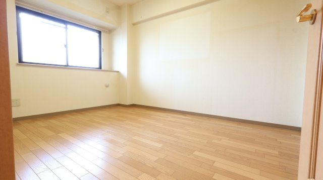 サンシティ大正町の洋室|東側洋室6帖