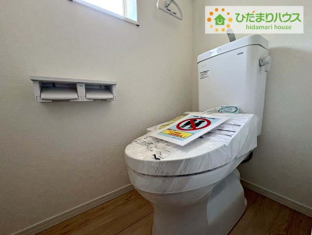那珂市瓜連第14　新築戸建　5号棟のトイレ|トイレは1F、2F共に完備！取り合いになることがありませんね(^^)/