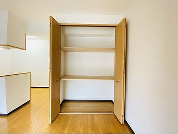 コンソラトゥールの収納