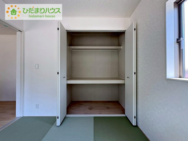 那珂市瓜連第14　新築戸建　6号棟の玄関|"和室にも大容量のクローゼット完備！
お布団やお子様のおもちゃなどがスッキリ収納できますね(^^♪"