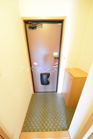 【玄関】 | コーポソレジオ | 収納もある玄関です