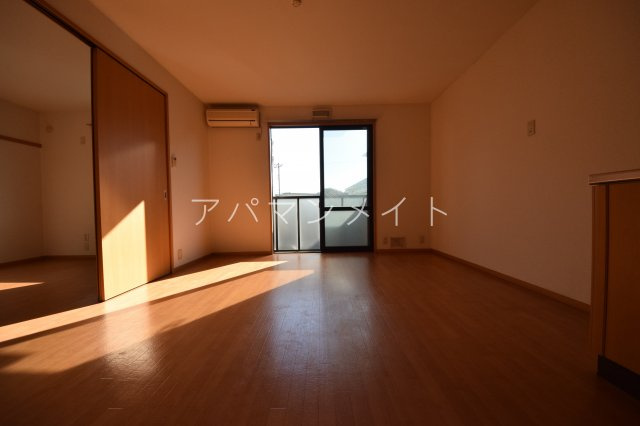 【寝室】 | コーポソレジオ | 使い勝手のいいお部屋です