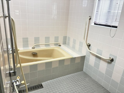 【浴室】 | 大津市仰木の里東3丁目5-13　中古戸建 | 浴室別角度