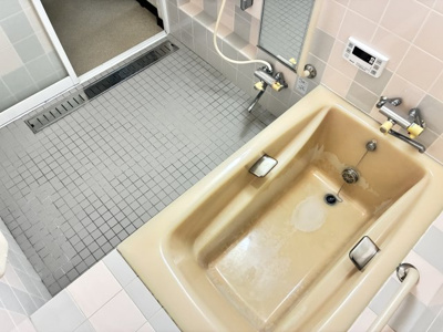 【浴室】 | 大津市仰木の里東3丁目5-13　中古戸建 | 浴室別角度