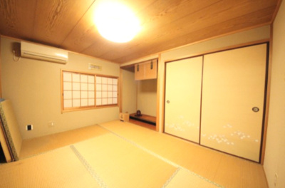 【和室】 | 大津市仰木の里東3丁目5-13　中古戸建 | 一階和室別角度