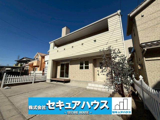【今からご案内可能】刈谷市恩田町4丁目　中古戸建の外観|【現地外観写真】
◆リフォーム完了済！本日ご案内可能♪
◆駐車並列3台可能！オプション工事でカーポート設置などいかがでしょうか。その他にも、フェンスなどの「オプション工事」もご提案いたします♪　　　　