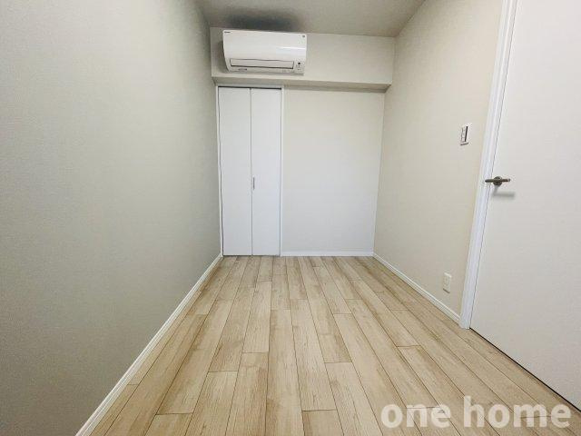 ジャルダン東淀川の洋室|◆北東側洋室です！こちらのお部屋にもエアコン設置済！入居後すぐに快適にお住まいいただけます♪
◆【即日内覧会開催中】土日はもちろん！平日仕事終わりの内覧も可能です！