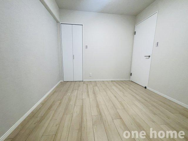 ジャルダン東淀川の洋室|◆約4.5帖洋室です！明るくベーシックな内装につき、様々な家具との相性はバッチリ！
◆【即日内覧会開催中】ご自宅や最寄り駅などで送迎が可能です。ご希望をお申し付けください！