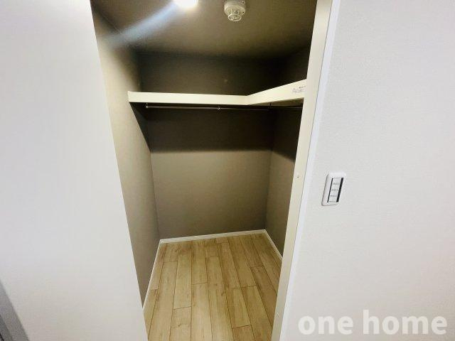 ジャルダン東淀川の収納|◆約4.5帖洋室にもウォークインクローゼット完備です！全居室に収納が完備され、廊下収納も充実！収納家具を最低限に住空間を有効活用できます！