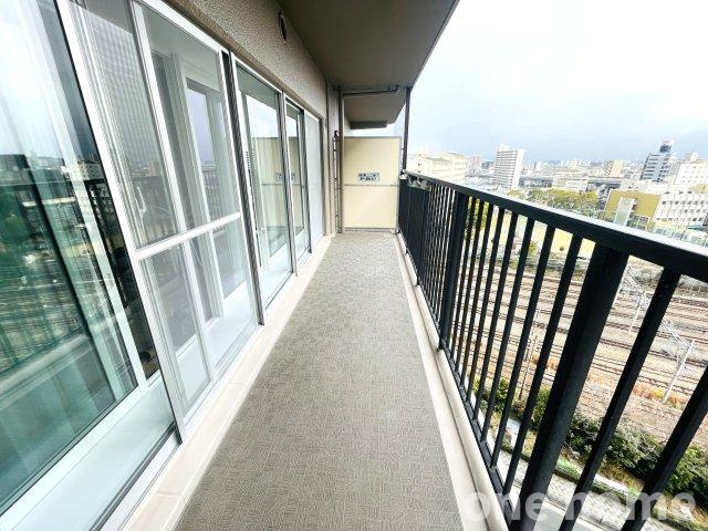 ジャルダン東淀川のバルコニー|◆南側バルコニーです！格子タイプの手すりのため、明るく通風を確保しやすいです！
