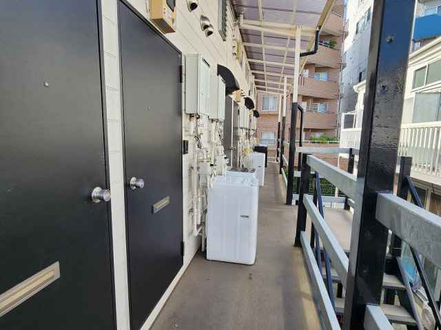 洗濯機置場はここです。