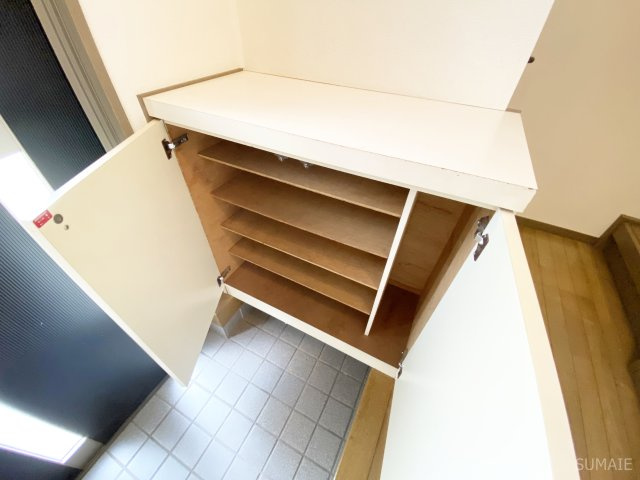 アトリオ北浦和の玄関|シューズボックス付き！
