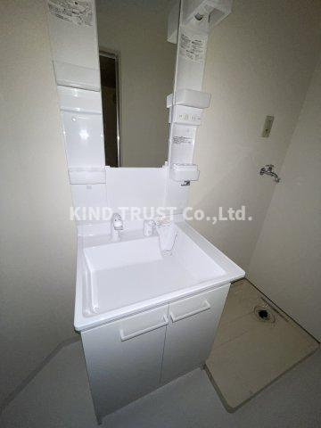 梅田プレミアムコートの洗面所|広い洗面スペース