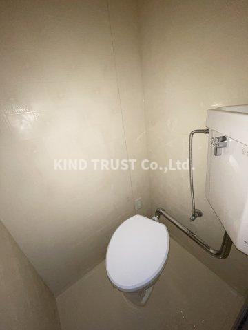 梅田プレミアムコートのトイレ|落ち着いた色調のトイレです